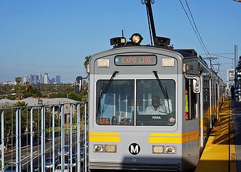 洛杉矶公布可持续城市计划 发展公共交通成为